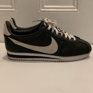 Nike Cortez - barely worn!